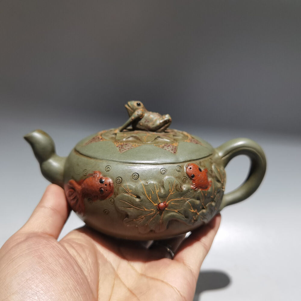 Chinese Yixing Zisha Clay Handmade Exquisite Teapot （青蛙荷叶壶 底款：蒋蓉）