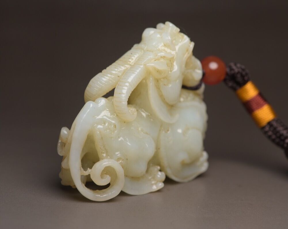 Collection Chinese Top Hetian Jade Carved Beast Animal Statue Figurine Art Rare