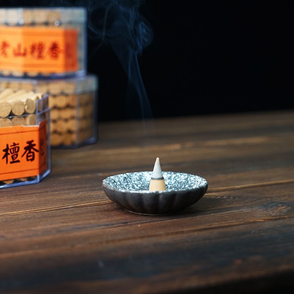 Incense Cone Air Freshener Sandalwood Aroma Rich Home Meditation Fragrance 100Pc