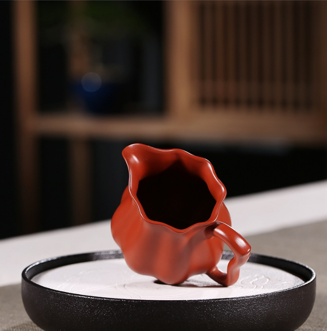China Fair cup Dahongpao purple sand lotus heart fair cup all manual tea set
