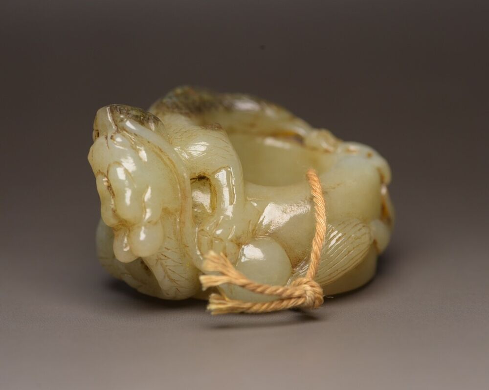 Chinese Antique Hetian Jade Carved Dragon Statue Nice Unique Thumb Ring Jewelry