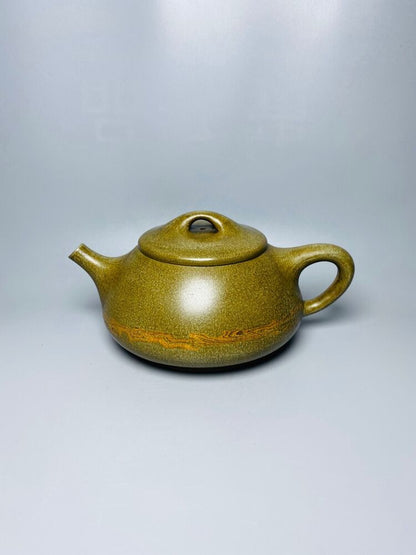 Chinese Yixing Zisha Clay Handmade Exquisite Teapot （石瓢壶 底款：顾月荣）