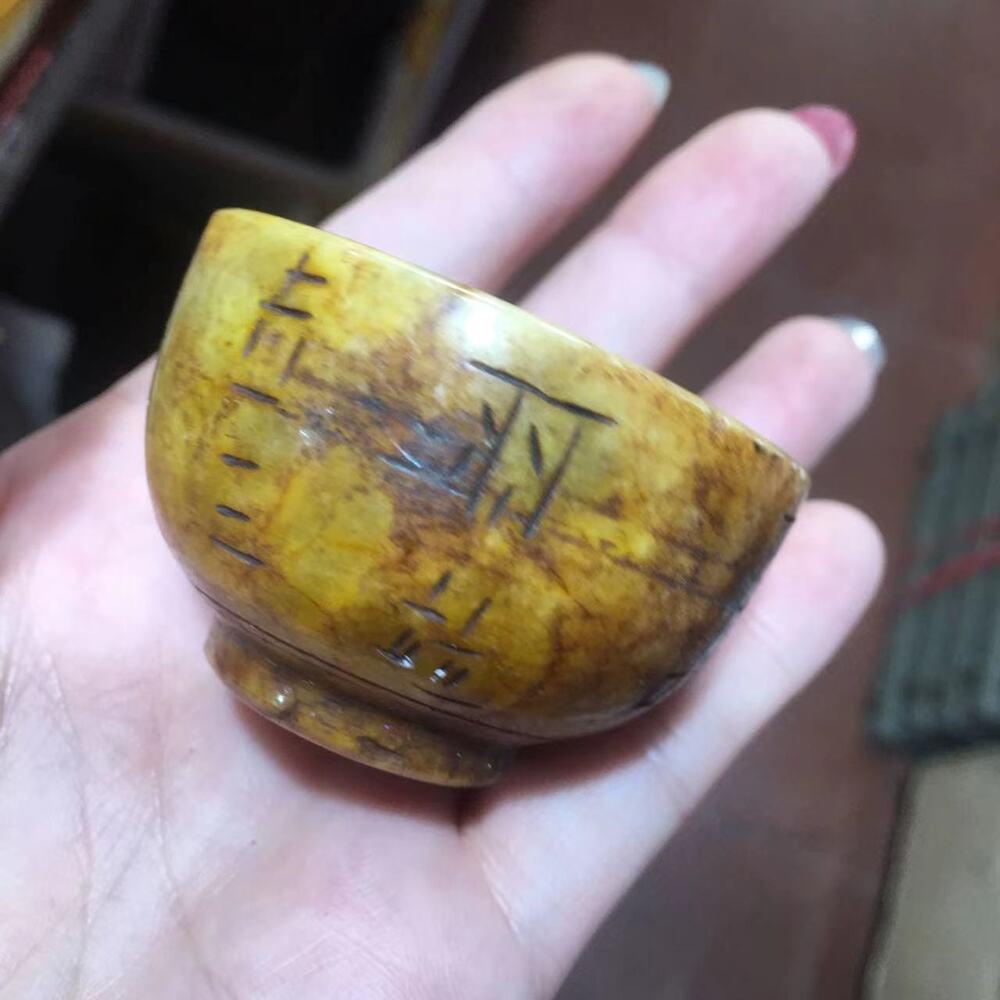 Handmade Carving of Old Xiuyu Fragrant Dragon Turtle Ruyi Tea Cup Ornaments