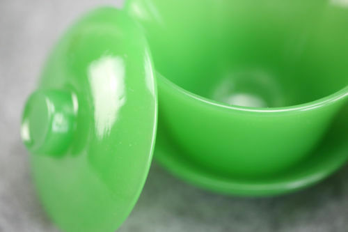 A PAIR CHINESE EXQUISITE HANDMADE WORK BEYOND COMPAR DELICATE JADE TEACUP