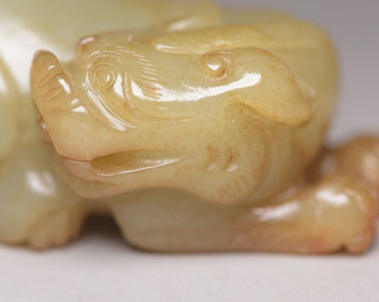 Collection Chinese Antique Hetian Jade Carving Exquisite Beast Statue Figurines