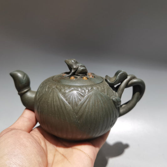 Chinese Yixing Zisha Clay Handmade Exquisite Teapot （青蛙壶 底款：蒋蓉 )