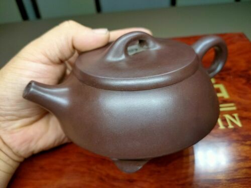 Chinese Yixing Zisha Clay Handmade Exquisite Teapot （顾景舟）