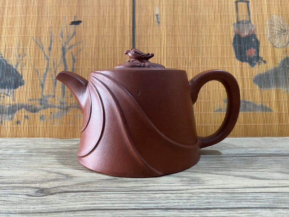 Chinese Yixing Zisha Clay Handmade Exquisite Teapot（壶 底款：顾景舟）