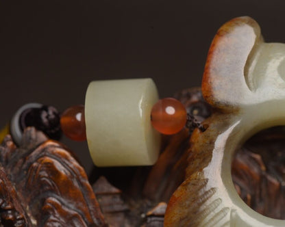 Chinese Natural Hetian Jade Hand Carved Nice Statue Unique Pendant Gift Jewelry