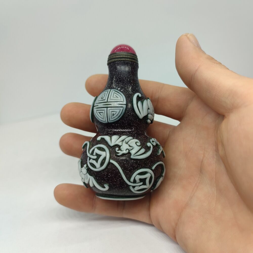 Chinese Beijing Carved Bat Exquisite Snuff Bottle Glass Box Overlay Snuffbox Art