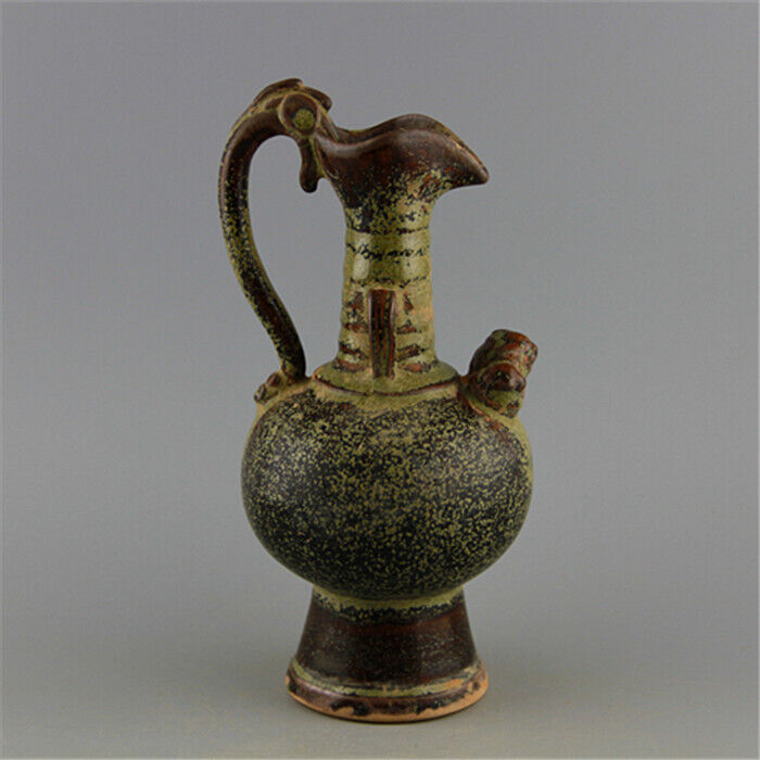 Tea Powder Glazed Double System Longbing Pot of Song and Yue Kilns in China