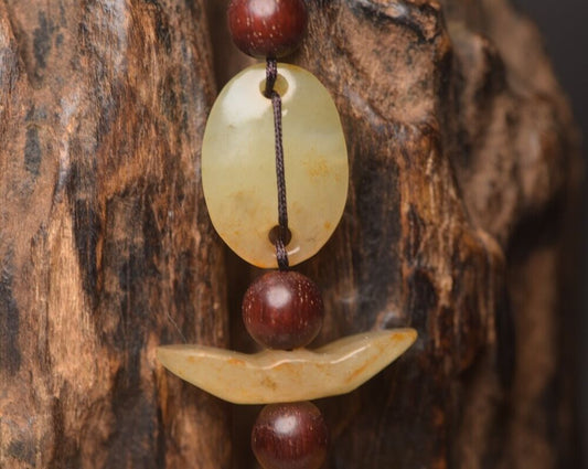 Chinese Beautiful Natural Hetian Jade Carving Bat Statue Exquisite Pendant Rare