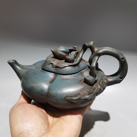 Chinese Yixing Zisha Clay Handmade Exquisite Teapot （上合桃壶 底款：蒋蓉）