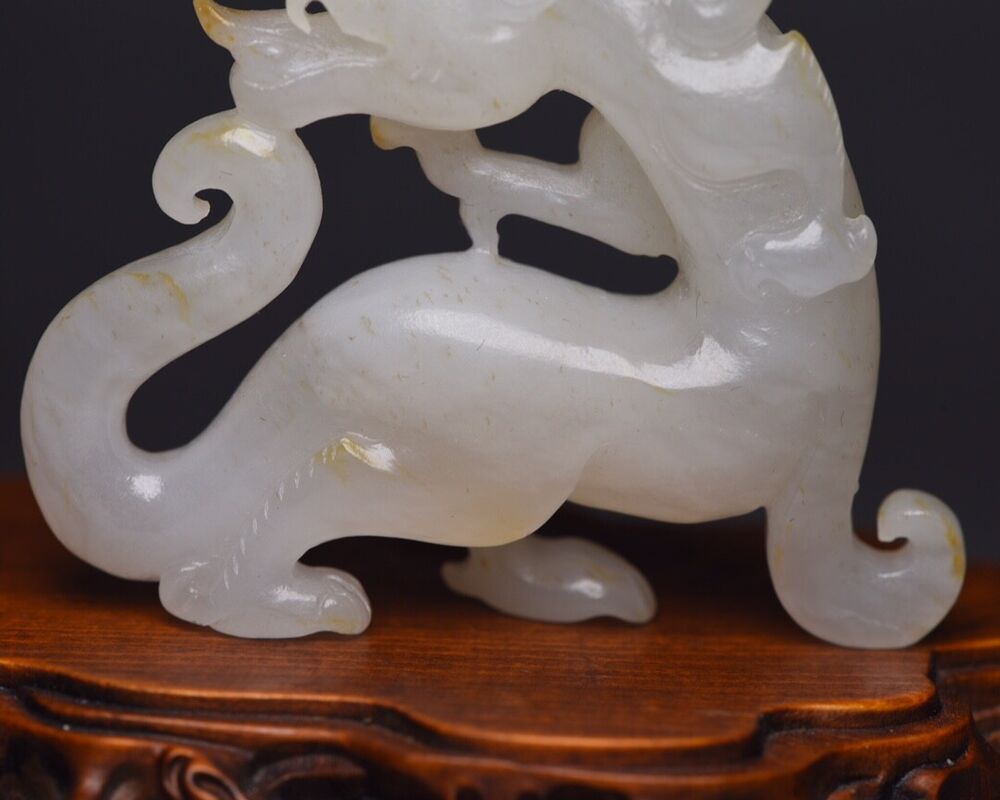 Chinese Top Natural Hetian Jade Carved Exquisite Fierce Dragon Statue Figurines