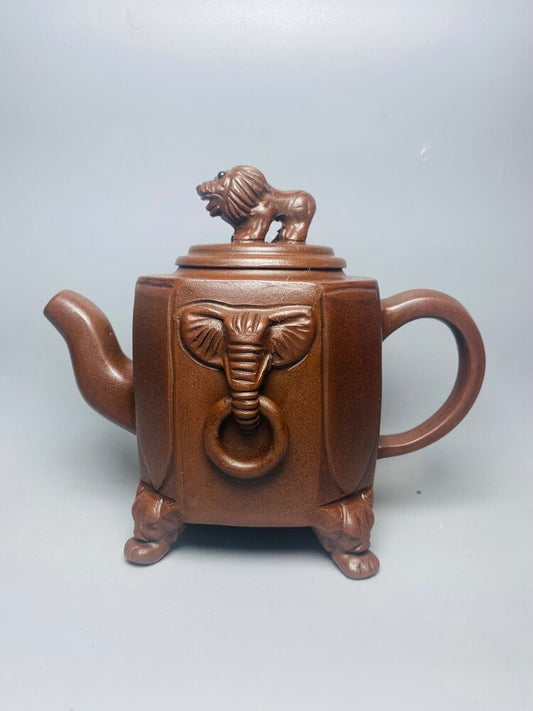 Chinese Yixing Zisha Clay Handmade Exquisite Teapot （威震四方 底款：施小马）