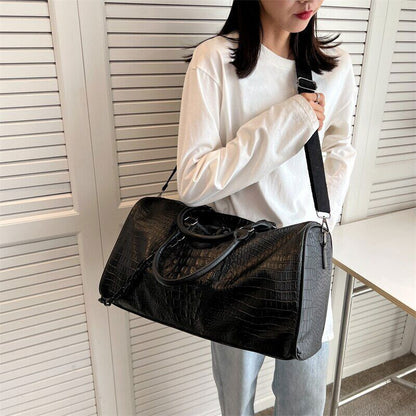 Pu Leather Tote with Thick Chain Shoulder Bag Women Travel Bags Handbags