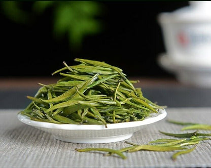 Organic Zhu Ye Qing Bamboo Leaf Cyan Bud Tongue of Sparrow Green Tea Que She Tea
