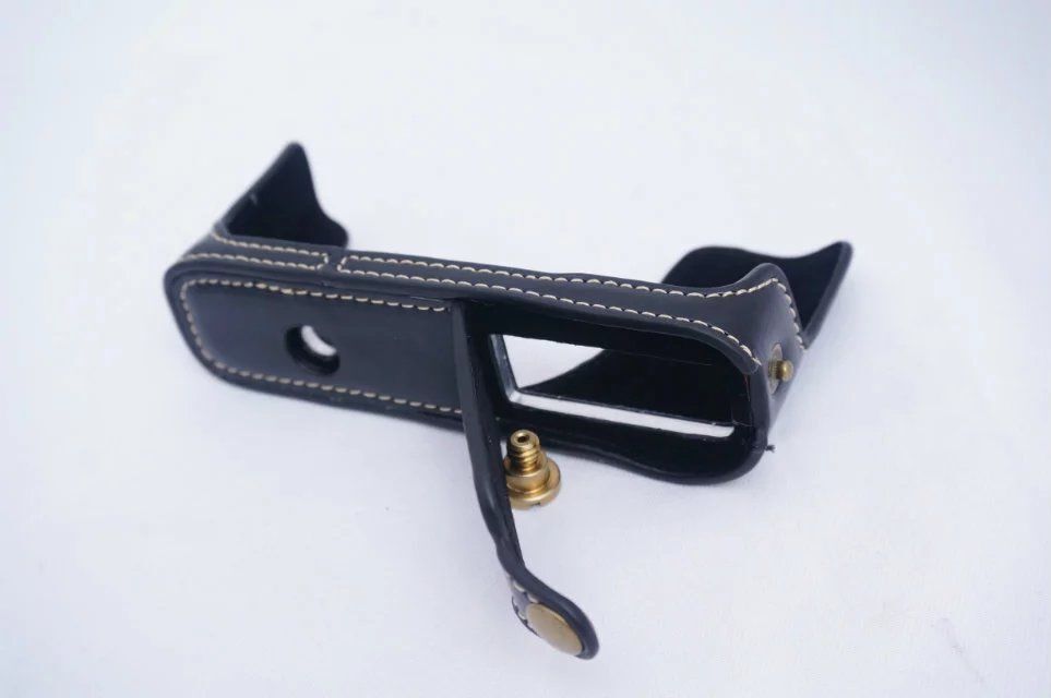 Pu Leather case cover bag for FUJIFILM FUJI FINEPIX X10 X20 half Bottom