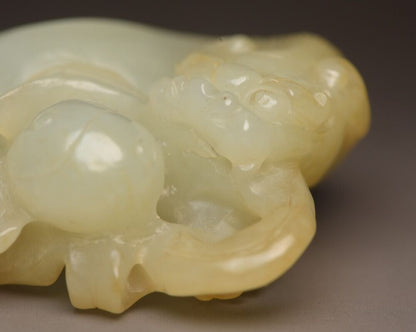Top Chinese Antique Natural Hetian Jade Carved Exquisite Lion Statue Collections