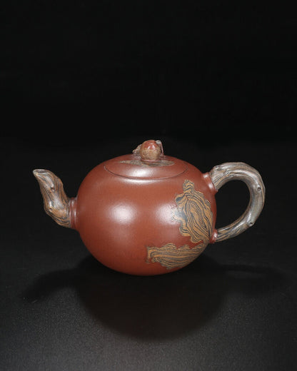 Chinese Yixing Zisha Clay Handmade Exquisite Teapot （寿桃 底款：周桂珍）