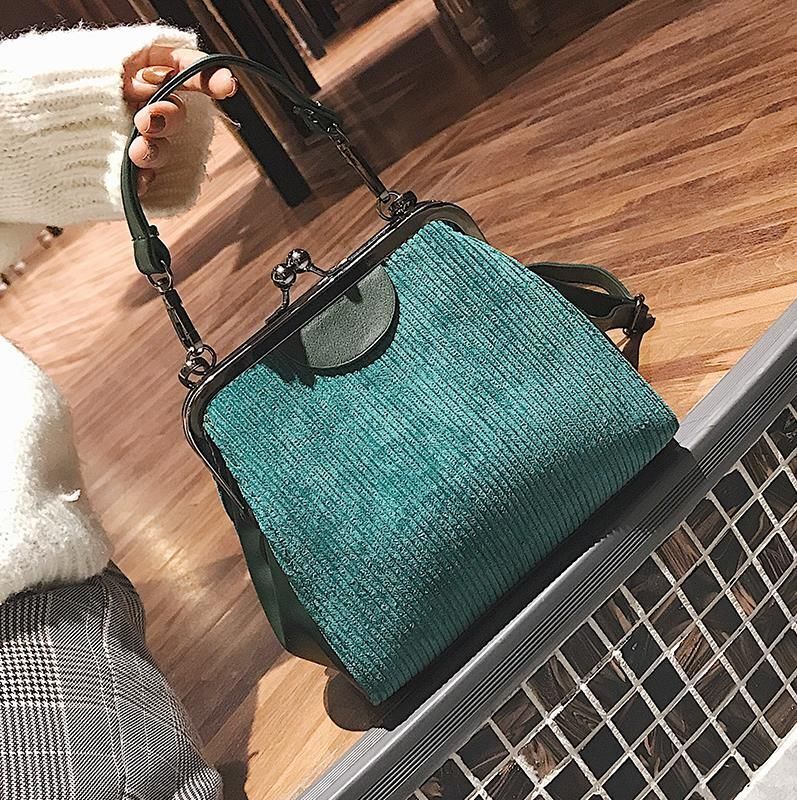 Vintage Clip Shell Handbag Shoulder Bag Luxury Crossbody Small Purse 19*17*8 CM