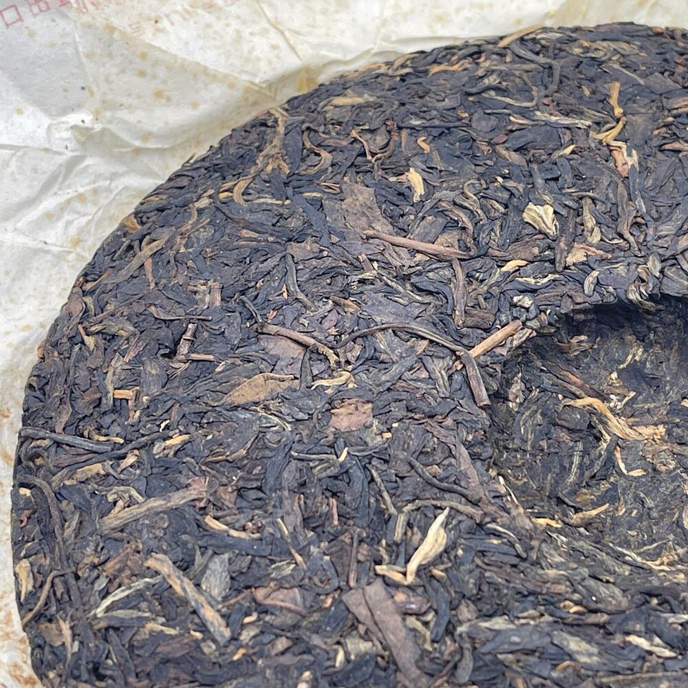 普洱茶，2007年，銀中茶圓茶尹仲茶圆茶，357克，生的