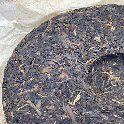 普洱茶，2007年，銀中茶圓茶尹仲茶圆茶，357克，生的