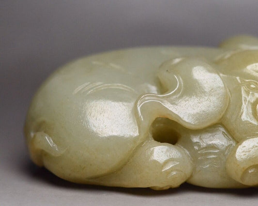 China Antique Hetian Jade Carved Exquisite Elephant Statue Unique Wonderful Art