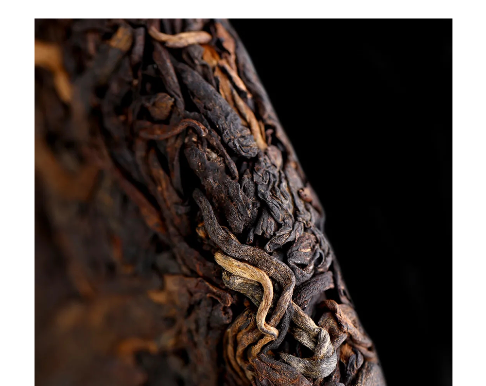 Pu-Erh, old comrade, sun, 2020y, 357g, Ripe