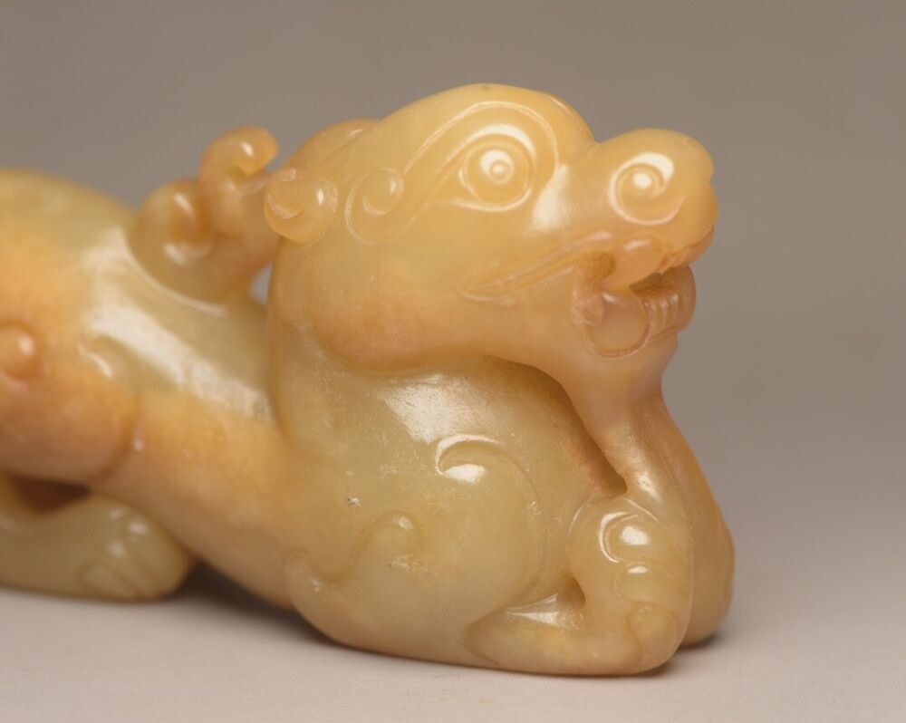 Collections Chinese Antique Hetian Jade Carved Beast Statue Nice Unique Figurine