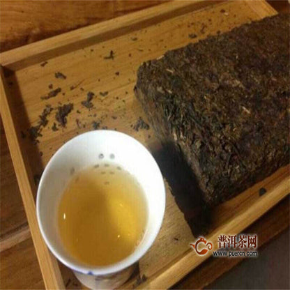 250g Yunnan Pu'er Raw Tea Ancient Tree Tea Brick 易武生茶砖 250克砖茶云南普洱生茶古树茶