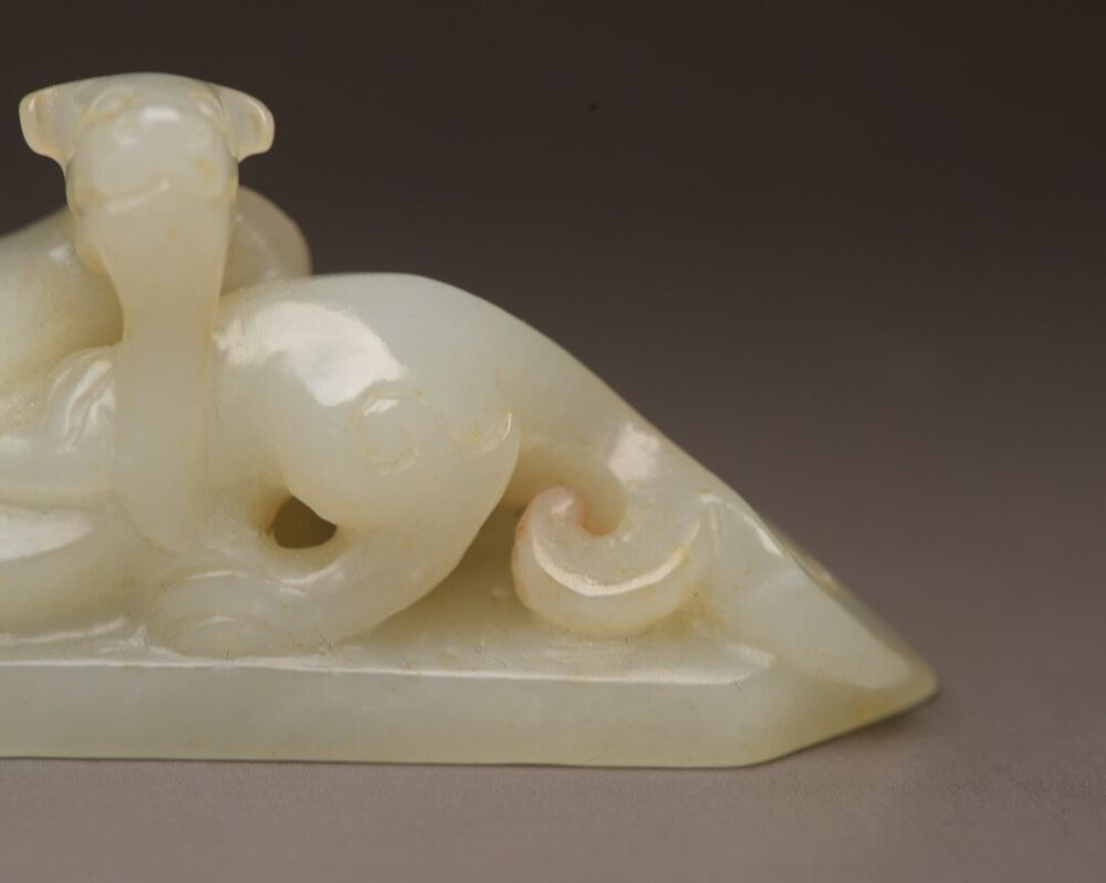 Chinese Top Natural Hetian Jade Carved Dragon Statue Figurine Antique Collection