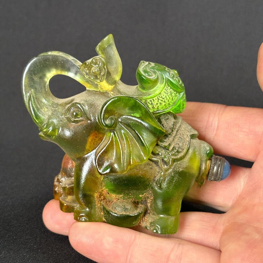 Chinese Snuff Bottle elephant figurine statue Box Glass Carved Colored Glaze art