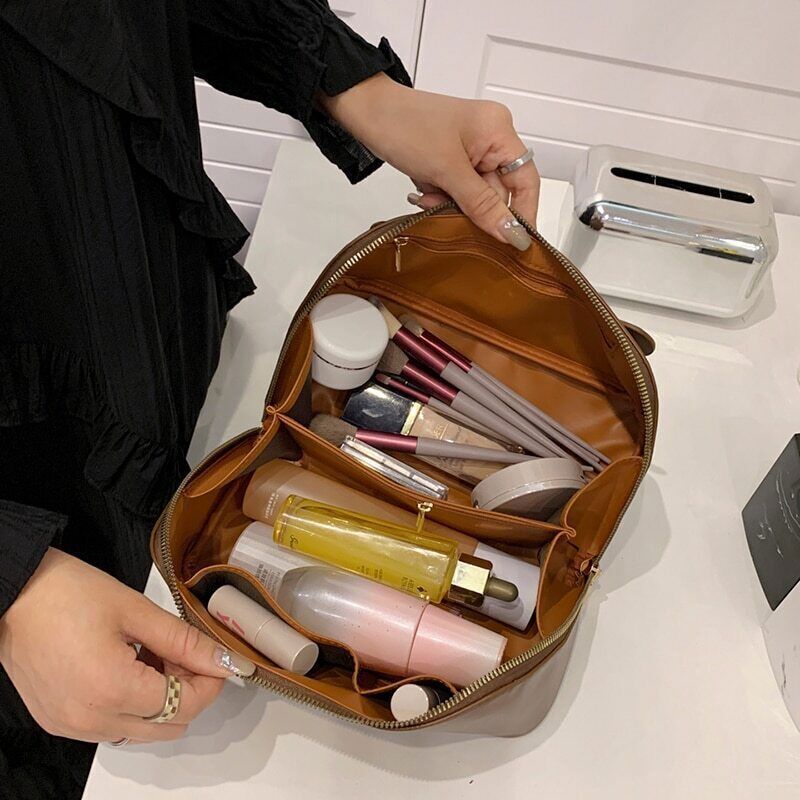 Womens Male Toiletry Bag Leather Cosmetic Bag Wash Bag Make Up Bags Travel