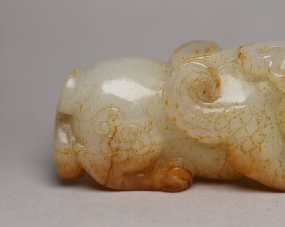 Chinese Natural Hetian Jade Hand Carving Beast Statue Nice Unique Wonderful Art