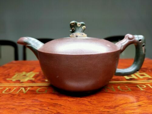 Chinese Yixing Zisha Clay Handmade Exquisite Teapot