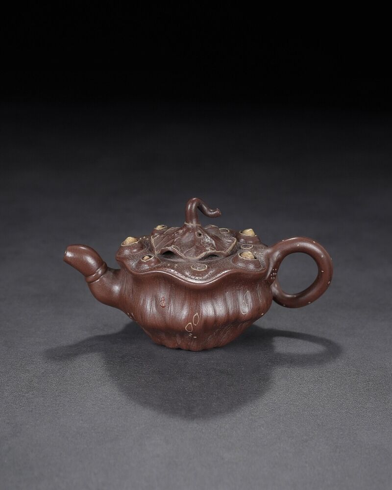 Chinese Yixing Zisha Clay Handmade Exquisite Teapot（莲子 底款：蒋蓉）