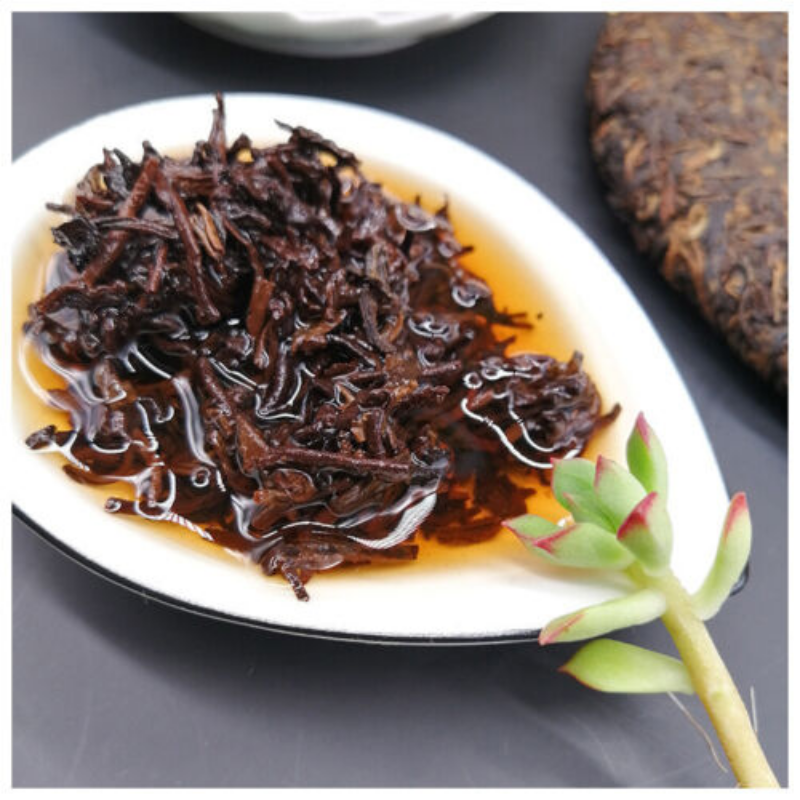 Yunnan Tong Qing Hao Yiwu Mt. Old Tea Puerh Tea Cake Ripe Puer Cooked 357g