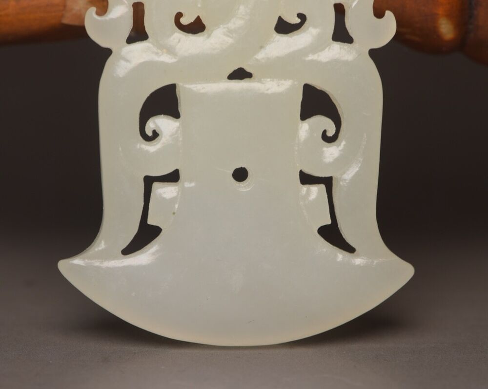 Antique Chinese Hetian Jade Carving Exquisite Statue White Jade Pendant Jewelry