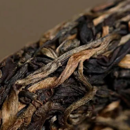 357g Yunnan Raw Puerh Tea 2005 Yiwu Aged Pu'er Tea Cake Premium Old Pu-erh Tea