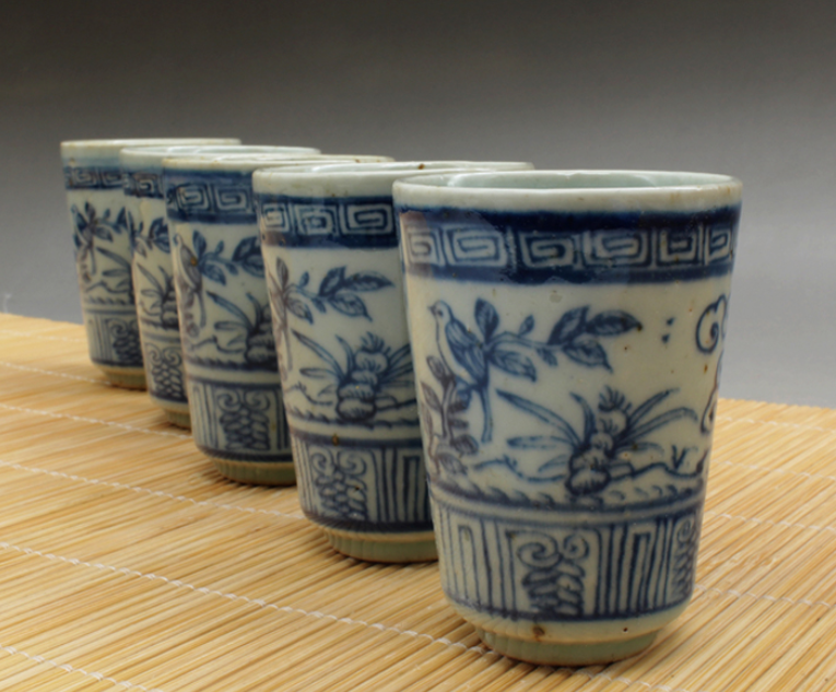 Chinese Jingdezhen Blue White Porcelain Handmade Flower Bird Gongfu Teacup Pair