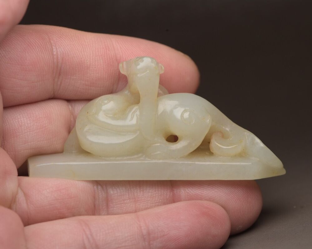 Chinese Top Natural Hetian Jade Carved Dragon Statue Figurine Antique Collection