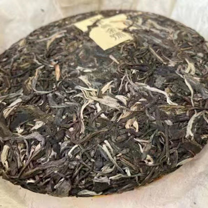 2022 Banzhang Pu'er Tea Raw Tea Cake Yunnan Pu'er Tea Ancient Tree Spring Tea