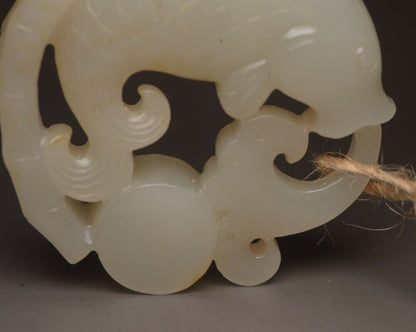 Chinese Natural Hetian Jade Carved Exquisite Fish Statue Lucky Gift Pendant Rare