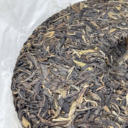 Pu 'er, Yi Wu, 2006, 357 grams, raw.