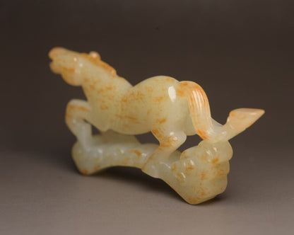 Chinese Natural Hetian Jade Carving Exquisite Horse Statue Figurine Collectible