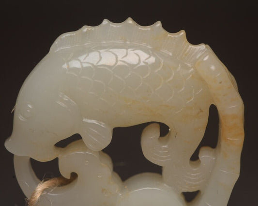 Chinese Natural Hetian Jade Carved Exquisite Fish Statue Lucky Gift Pendant Rare