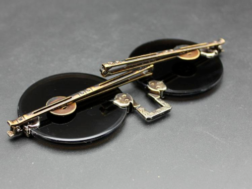 Old Chinese Round mirror handmade work Sunglasses statue
