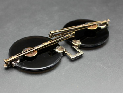 Old Chinese Round mirror handmade work Sunglasses statue