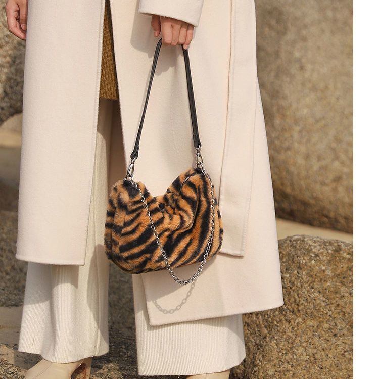Winter Soft Plush Tote Purse Handbag Vintage Leopard Print Underarm Shoulder Bag